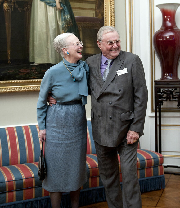 I GODE OG ONDE DAGER: Prins Henrik og dronning Margrethe kunne feire gullbryllup 10. juni. Da hadde ekteparet vært gift i 50 år. Foto: Keld Navntoft / Scanpix I GODE OG ONDE DAGER: Prins Henrik og dronning Margrethe kunne feire gullbryllup 10. juni. Da hadde ekteparet vært gift i 50 år. Foto: Keld Navntoft / Scanpix